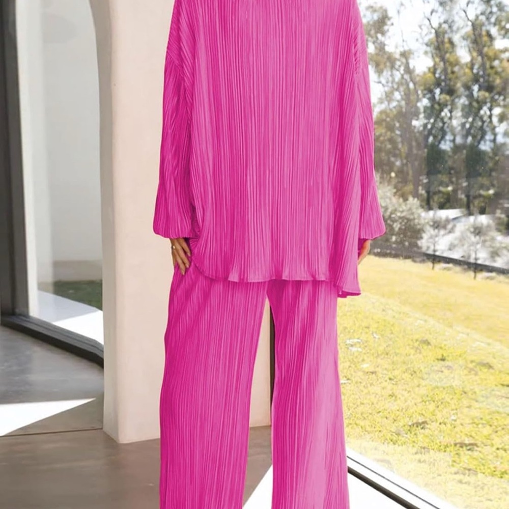 Pleated Set - Picture 2 of 6